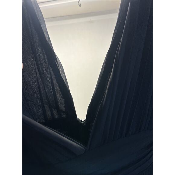 Love X Design Black Deep VNeck Front and Back Sheer Sleeve Side Slit Lined M New - Picture 2 of 7